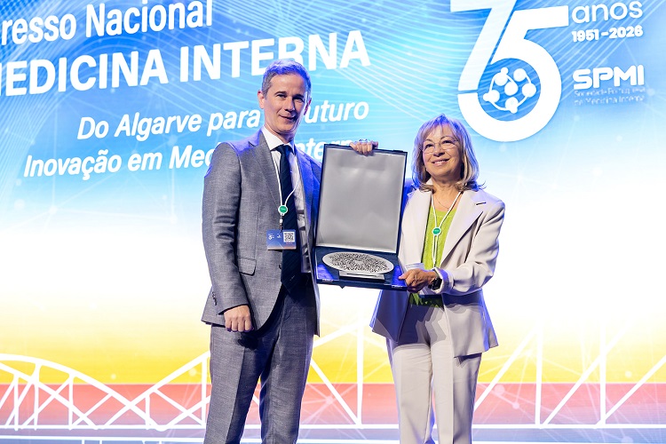 Jornal Campeão: Professora de Coimbra Lèlita Santos distinguida com Prémio Nacional de Medicina Interna